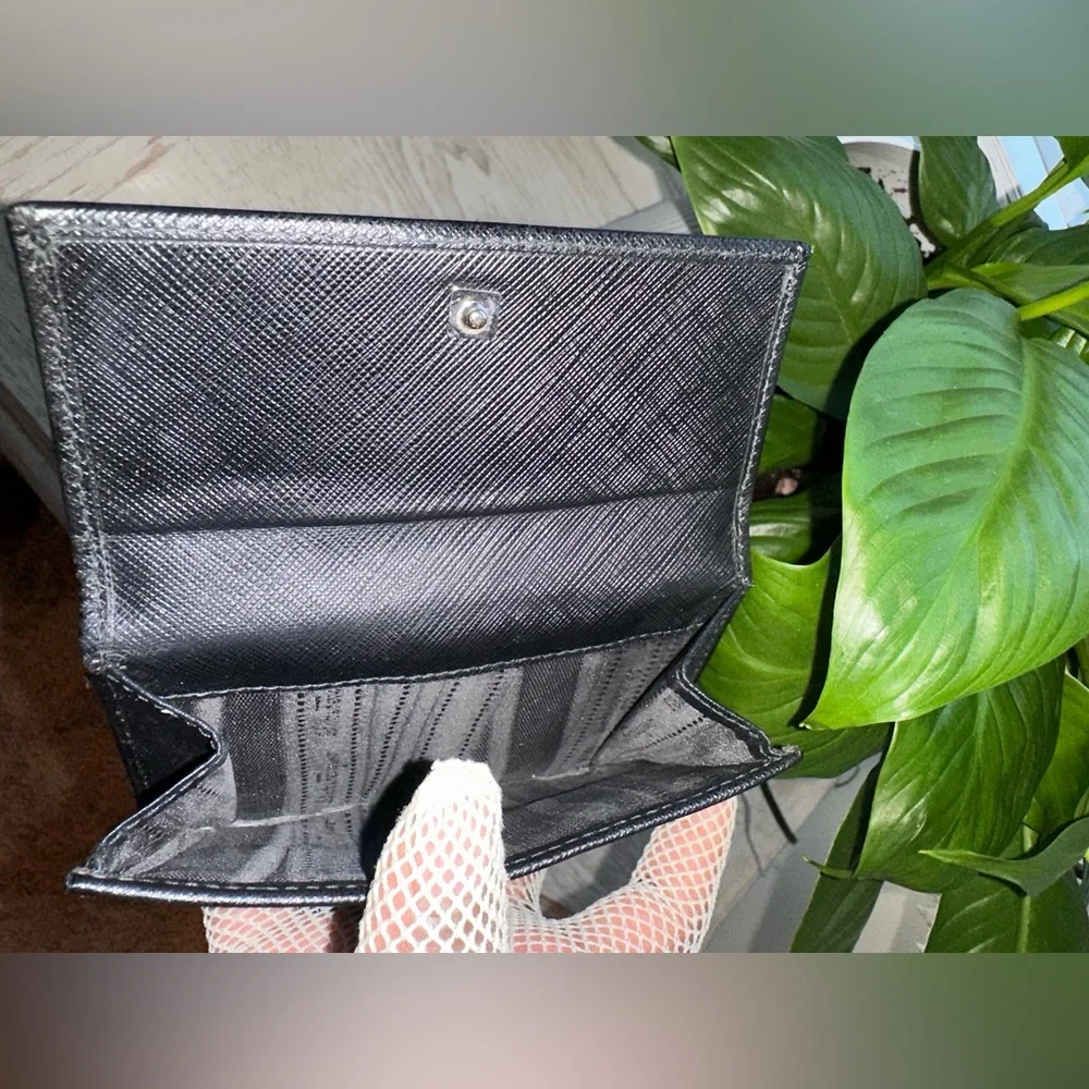 Salvatore Ferragamo wallet in black - Picture 3 of 9